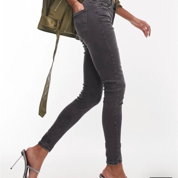 Top Shop Motto. Black High Rise jeans. Slim fit. 28. - Picture 3 of 8